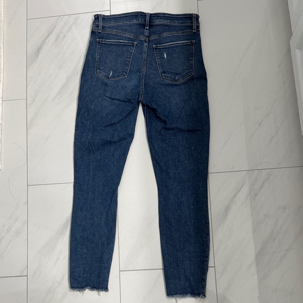 A&F - Picture 4 of 4